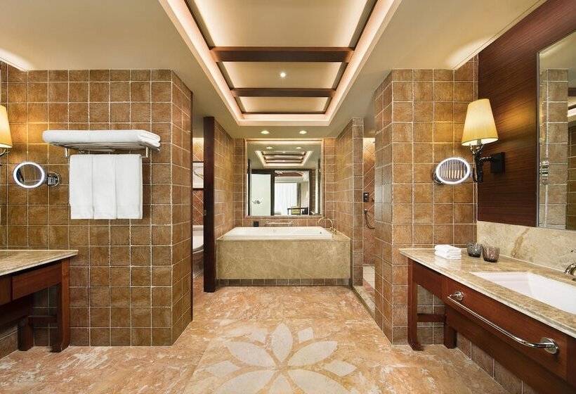 Люкс Повышенной Комфортности, Hilton Sanqingshan Resort