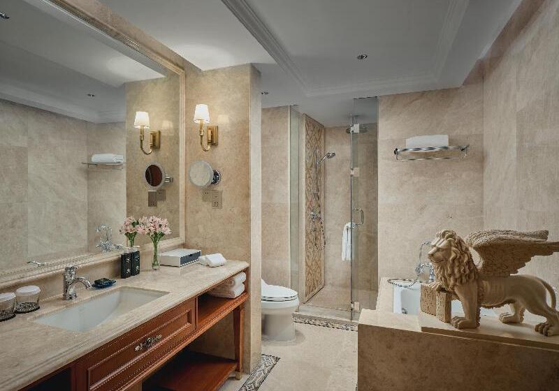 Номер Executive, Hilton Sanqingshan Resort