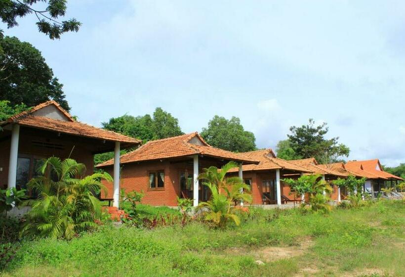 بانگلوی استاندارد با چشم‌انداز دریا, Vung Bau Resort