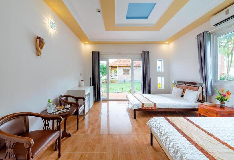 اتاق استاندارد چهارنفره با چشم‌انداز باغ, Vung Bau Resort