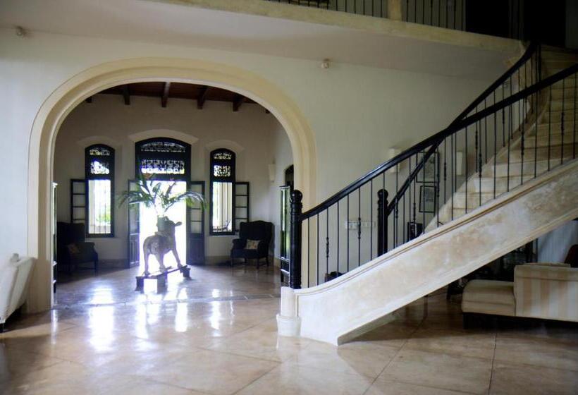 Вилла с 1 спальней и бассейном, Galle Henna Estate