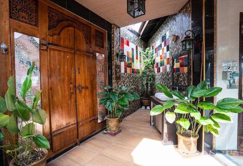 Королевский Люкс, Lost Paradise Resort