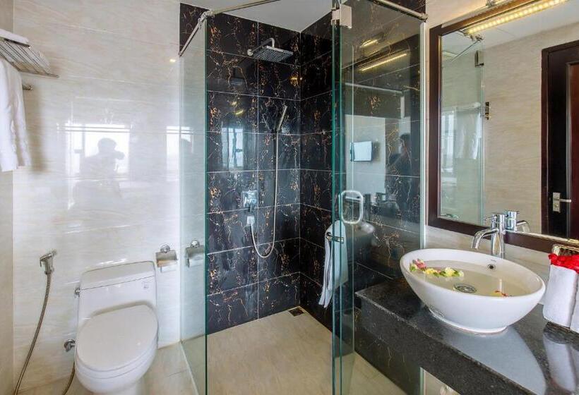 اتاق لوکس با چشم‌انداز دریا, Ocean Haven