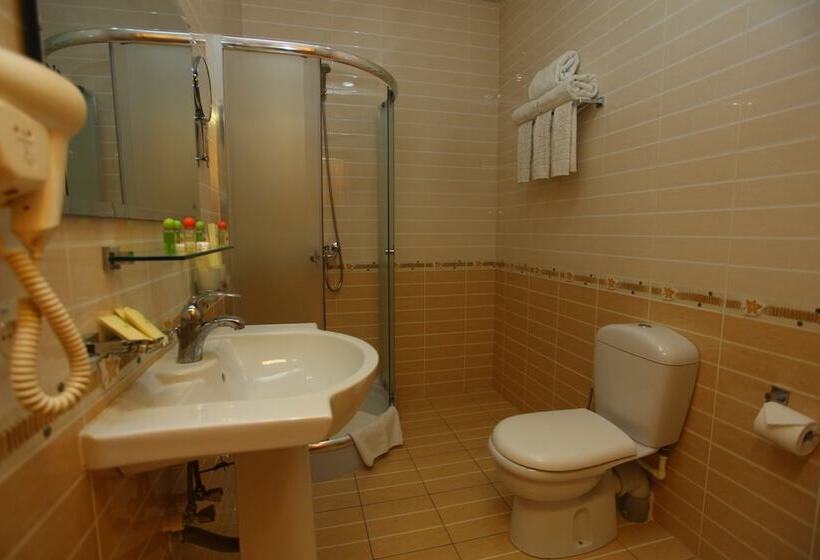 غرفة قياسية ثلاثية, Grand Samarkand Superior  A