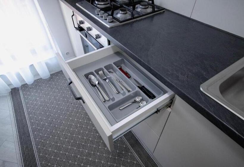 Апартаменты 2 Спальни, Downtown Apartments