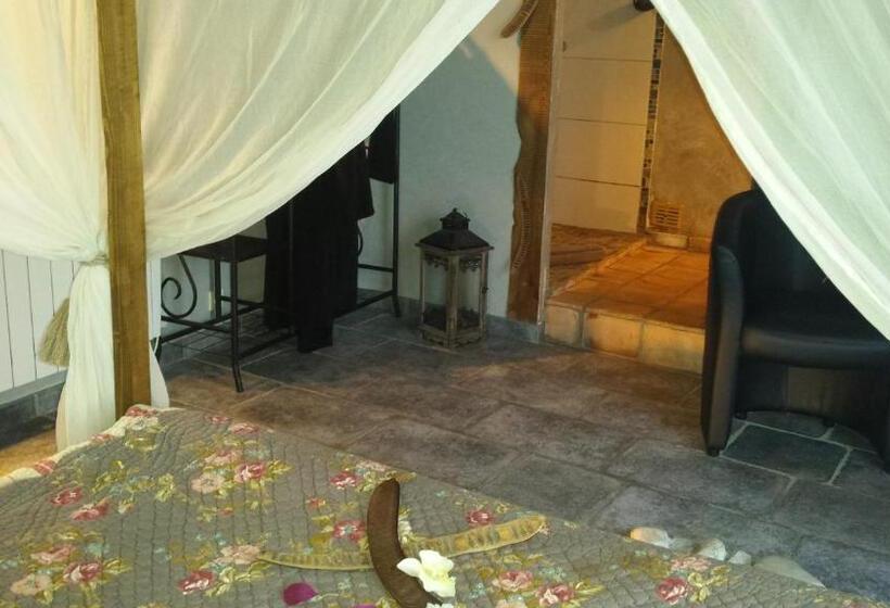Номер Стандарт, Chambres D Hotes ,hotel ,secret D Une Nuit A Vicq Prės De Onnaing,avec Piscine