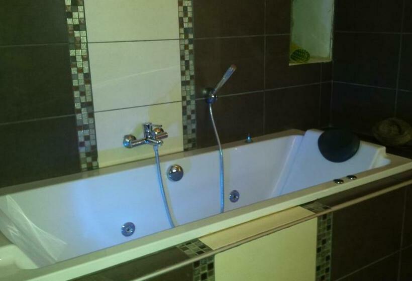 Номер Стандарт с Гидромассажем, Chambres D Hotes ,hotel ,secret D Une Nuit A Vicq Prės De Onnaing,avec Piscine