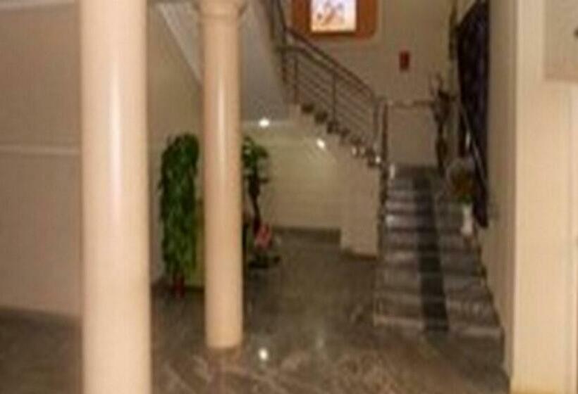 اتاق استاندارد سه نفره, Room In Apartment   Sheriffyt Royale Hotel   Business Suite