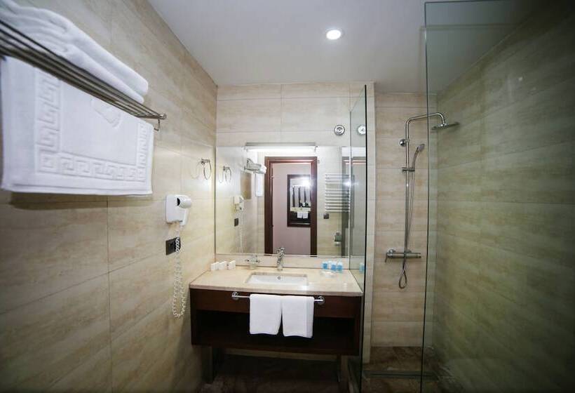 اتاق استاندارد با چشم‌انداز شهر, Corner Inn
