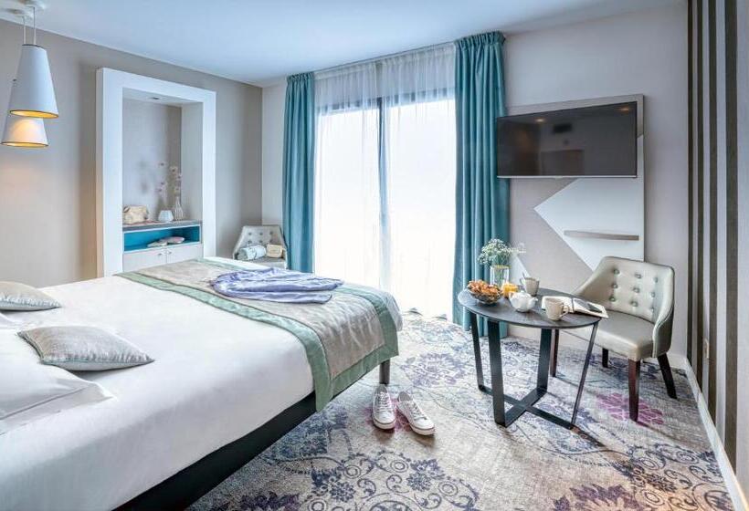 اتاق سوپریور با چشم‌انداز دریا, Hôtel Valdys Thalasso & Spa   La Baie