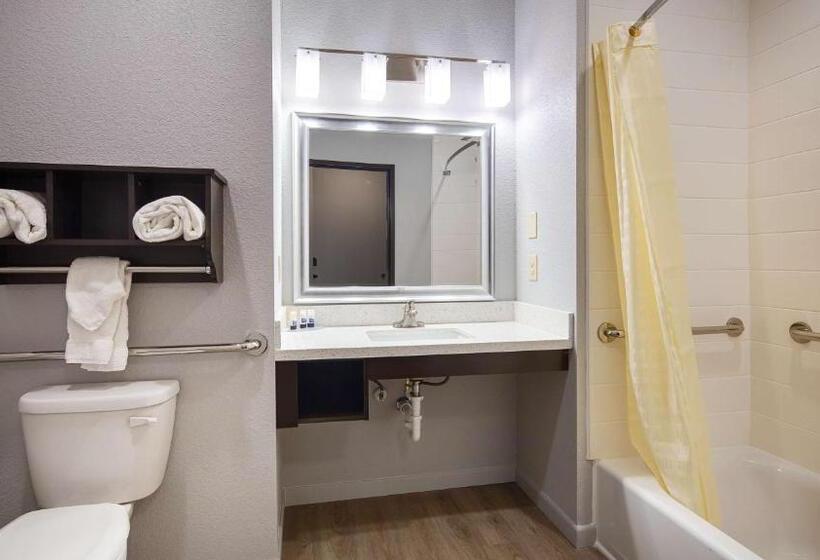 Люкс Адаптированный для Инвалидов, Best Western Plus Lonestar Inn & Suites