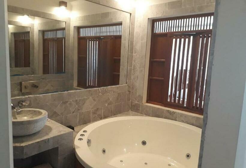 اتاق لوکس خانوادگی, Villa Louise Hue Beach Boutique