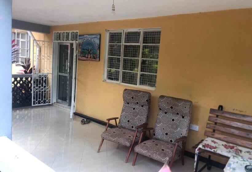 Economy Triple Room, Jacaranda Homestay