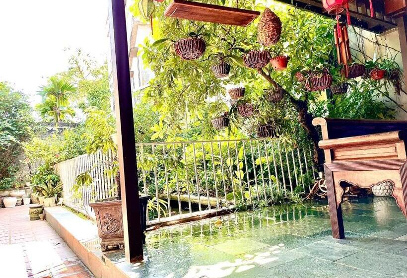 اتاق استاندارد, Lee Homestay
