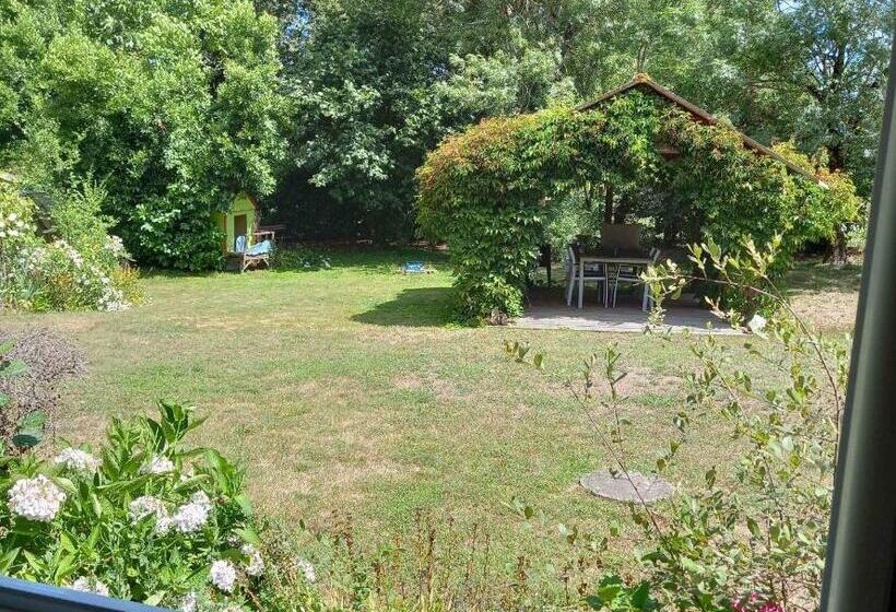 Номер Стандарт Вид на Сад, La Gisière, Chambres D Hôtes
