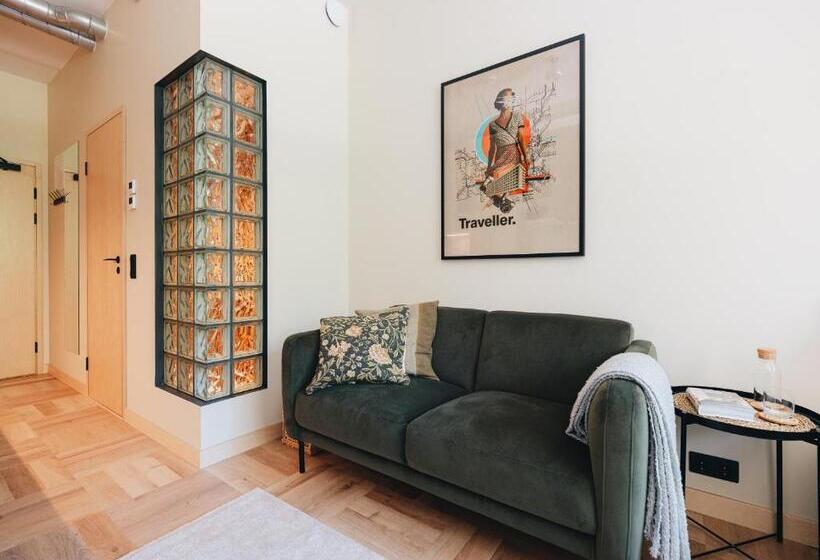 اتاق کلاس بیزنس, Stereo House By Larsen