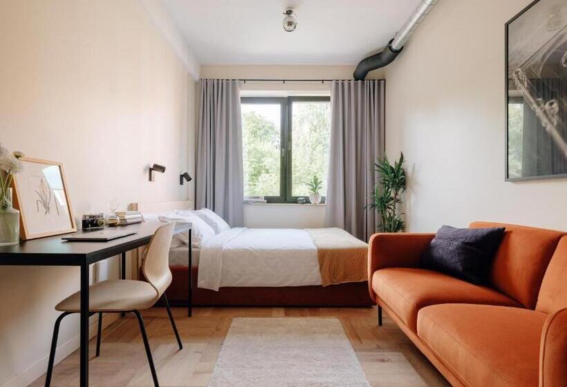 استودیوی لوکس, Stereo House By Larsen