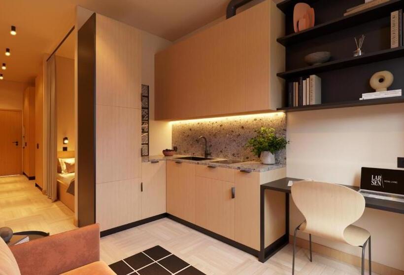 استودیوی استاندارد, Stereo House By Larsen