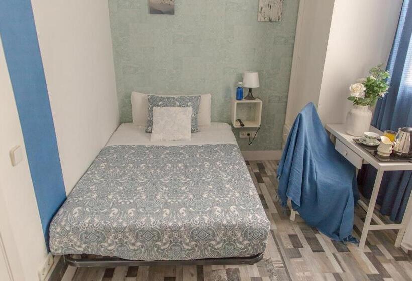 اتاق استاندارد یک نفره, Fuencarral Adeco