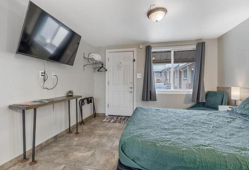 Номер Deluxe, Selkirk Motel