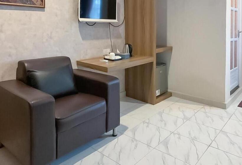 Семейный Номер, Reddoorz Syariah @ Jl D I Panjaitan Batu 7 Tanjung Pinang