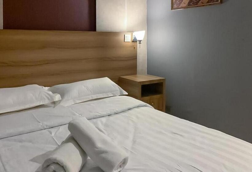 Номер Superior, Reddoorz Syariah @ Jl D I Panjaitan Batu 7 Tanjung Pinang