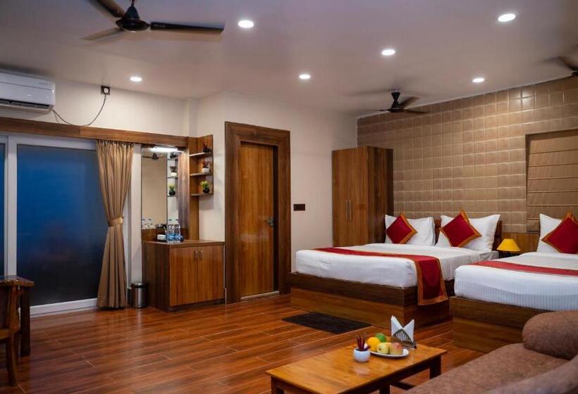Люкс, Jharna Resort