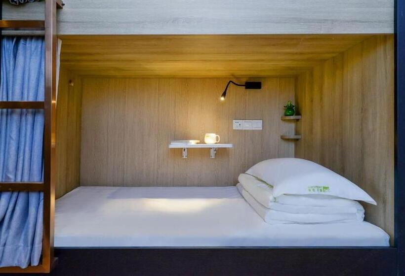 Bed in Shared Room with Shared Bathroom, Heye International Youth Hostel