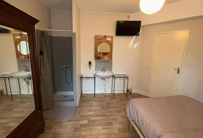 Номер Стандарт, L’auberge Espagnole
