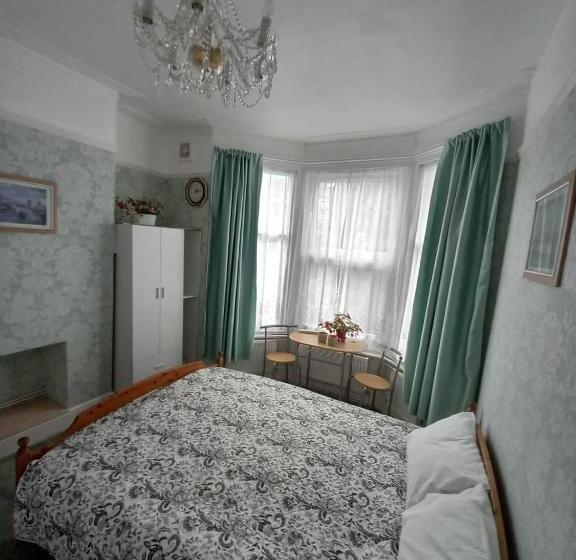 اتاق استاندارد, Mari London Holiday Room
