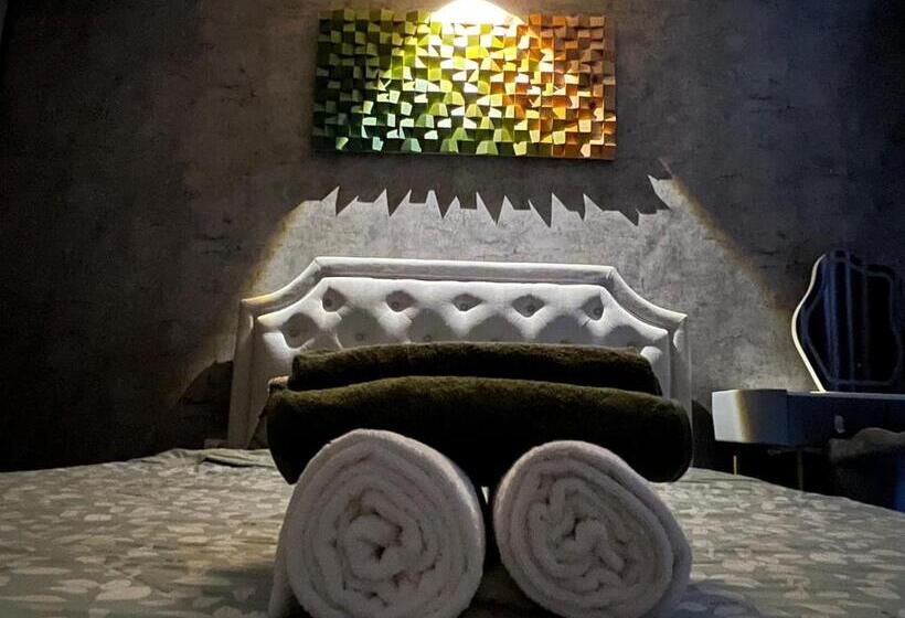 سوییت سوپریور, Uphoenix Home  Hado Centrosa Garden