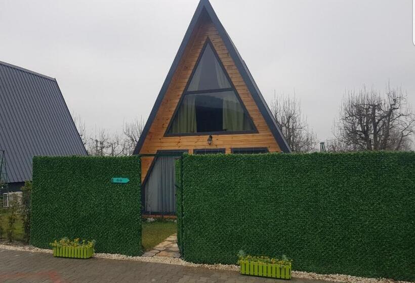 带花园景观的标准洋房, Teona Kartepe Bungalov