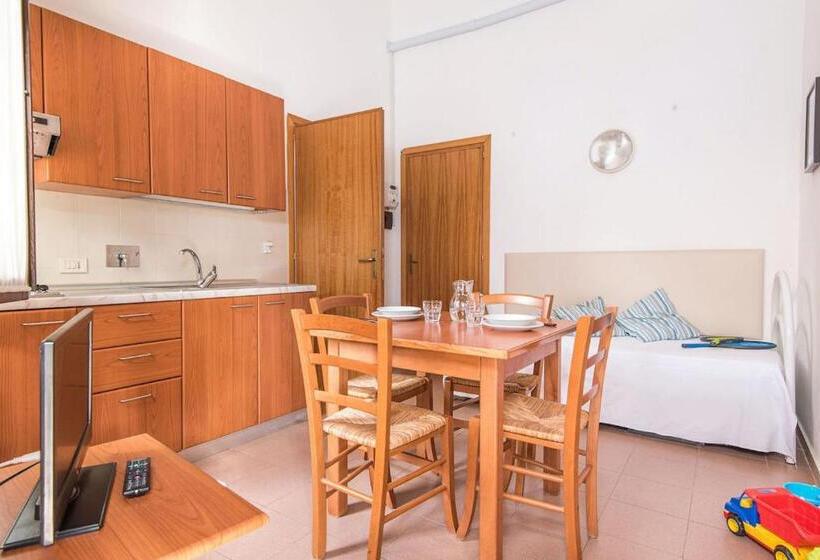 带1个卧室的公寓, Isa Appartament Standard 4 Beds, Air Conditioning And Private Outdoor Area In Village With 6 Swimmin