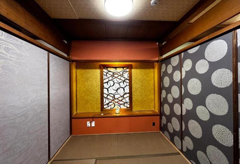 تختخواب در اتاق مشترک, Artist Village Apartments Kochi