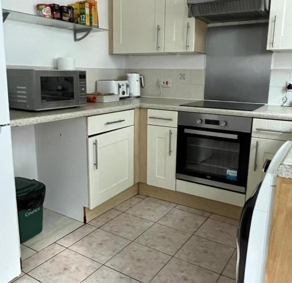 آپارتمان 1 خوابه, Lovely 3 Bed Short Stay
