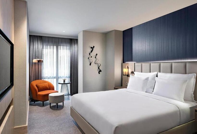اتاق استاندارد با تخت بزرگ, Crowne Plaza Istanbul   Ortakoy Bosphorus, An Ihg