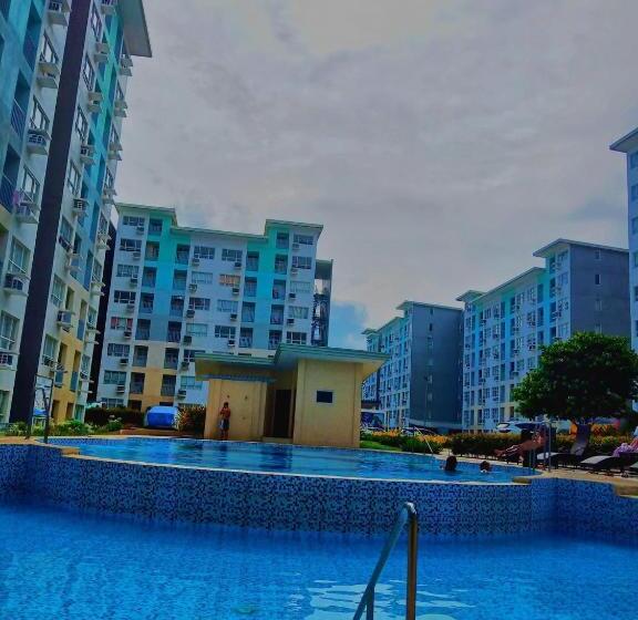 Апартаменты 1 Спальня с Балконом, Seawind Condominium By Damosa Land Near Airport