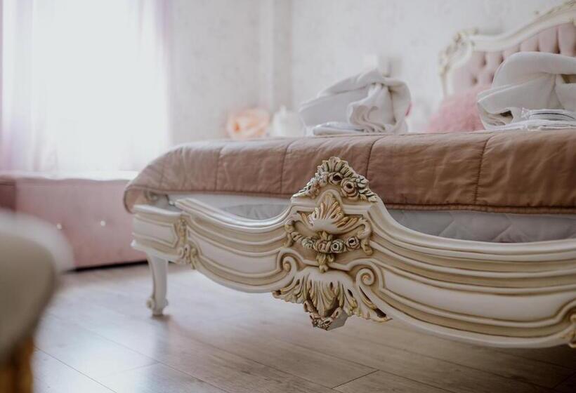 Номер Deluxe, Roh Suites