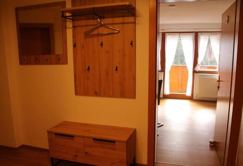 침실 2개 아파트, Haus Waldheim