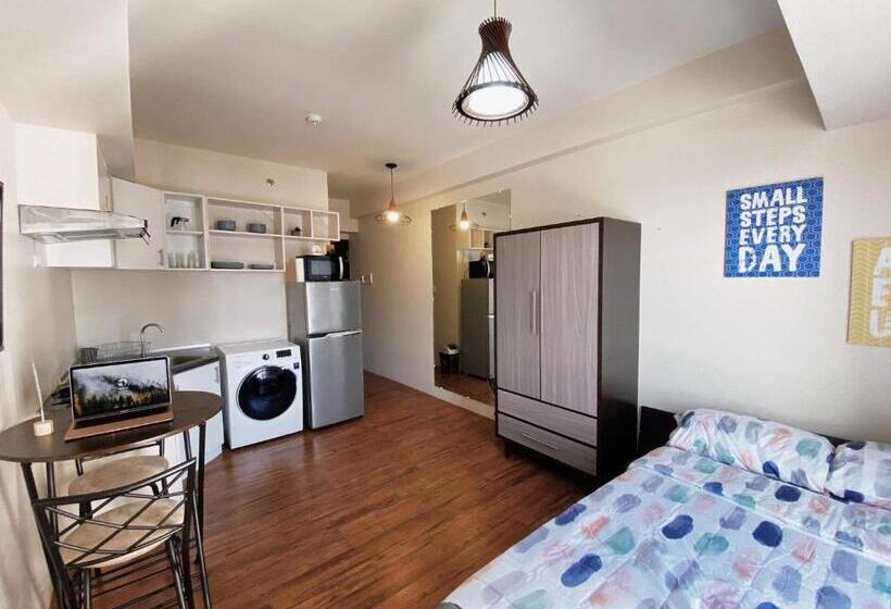 プールビュースタンダードステューディオ, Condo Beside Ayala Mall   Centrio Tower