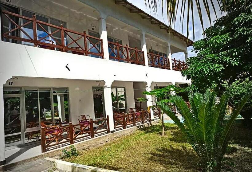 اتاق خانوادگی با چشم‌انداز باغ, Cocolala Beach House