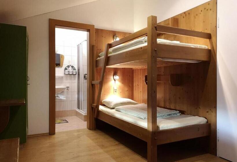 Апартаменты 4 Спальни, Ferienheim Riedhof