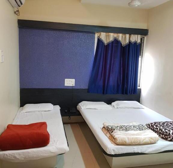 Трехместный Номер Deluxe, Shri Radhe Krishna,omkareshwar