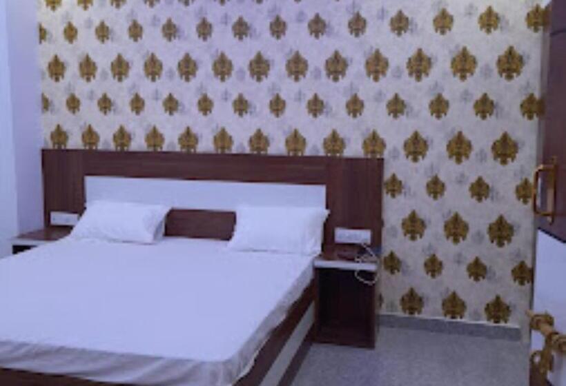 Номер Deluxe, The Ramay Palace Ayodhya