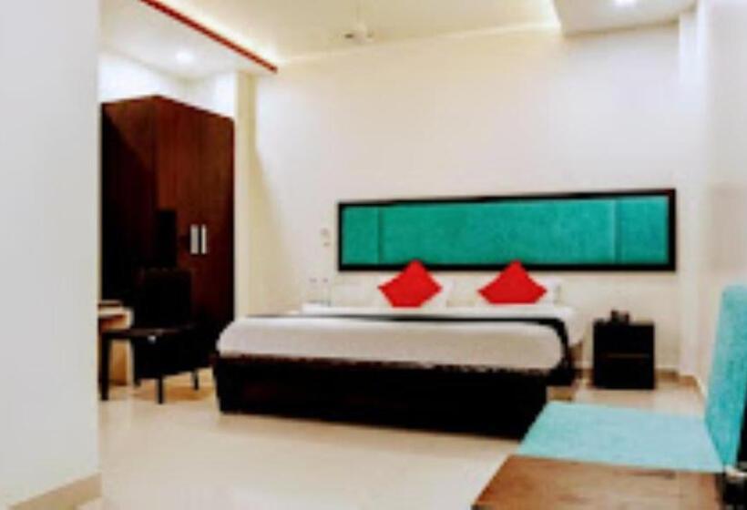 Люкс, Komal Palace,bhopal