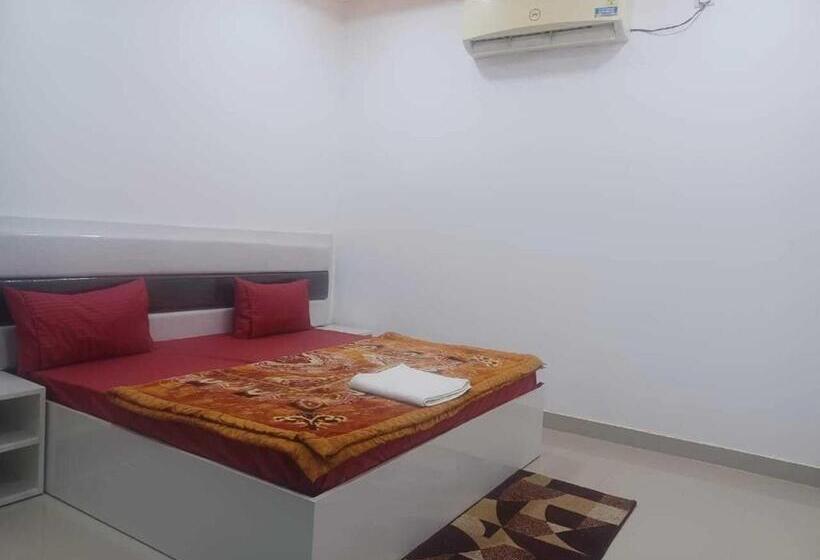 Трехместный Номер Классика, Oyo Vasundhara Resort