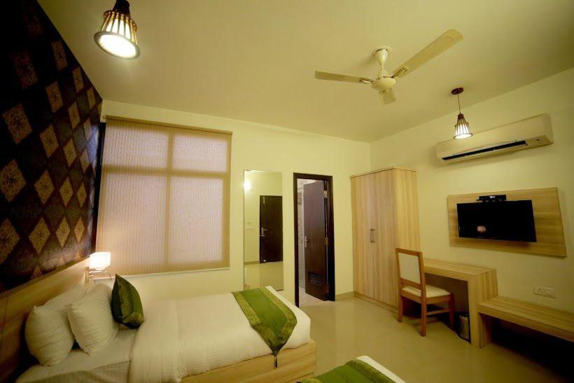 اتاق اکونومی, Fabhotel Signature Inn
