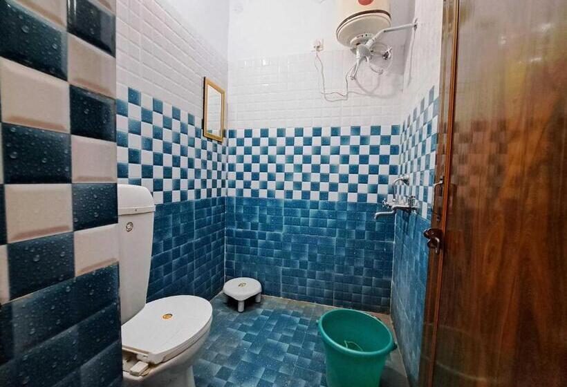 스탠다드 룸, Oyo Shivay Home Stay
