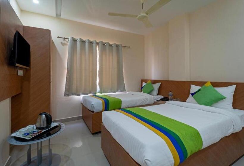 스탠다드 룸, Treebo Raj Palace