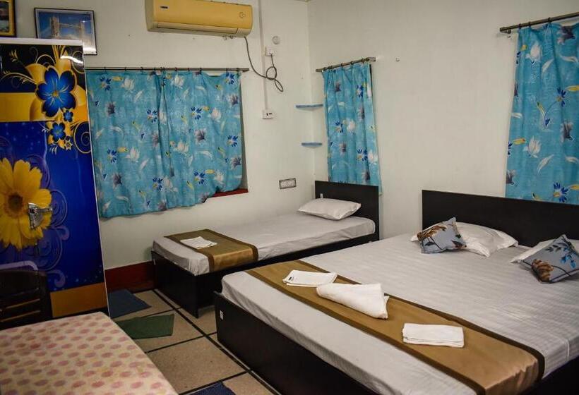 Трехместный Номер Deluxe, Green Palace Guest House